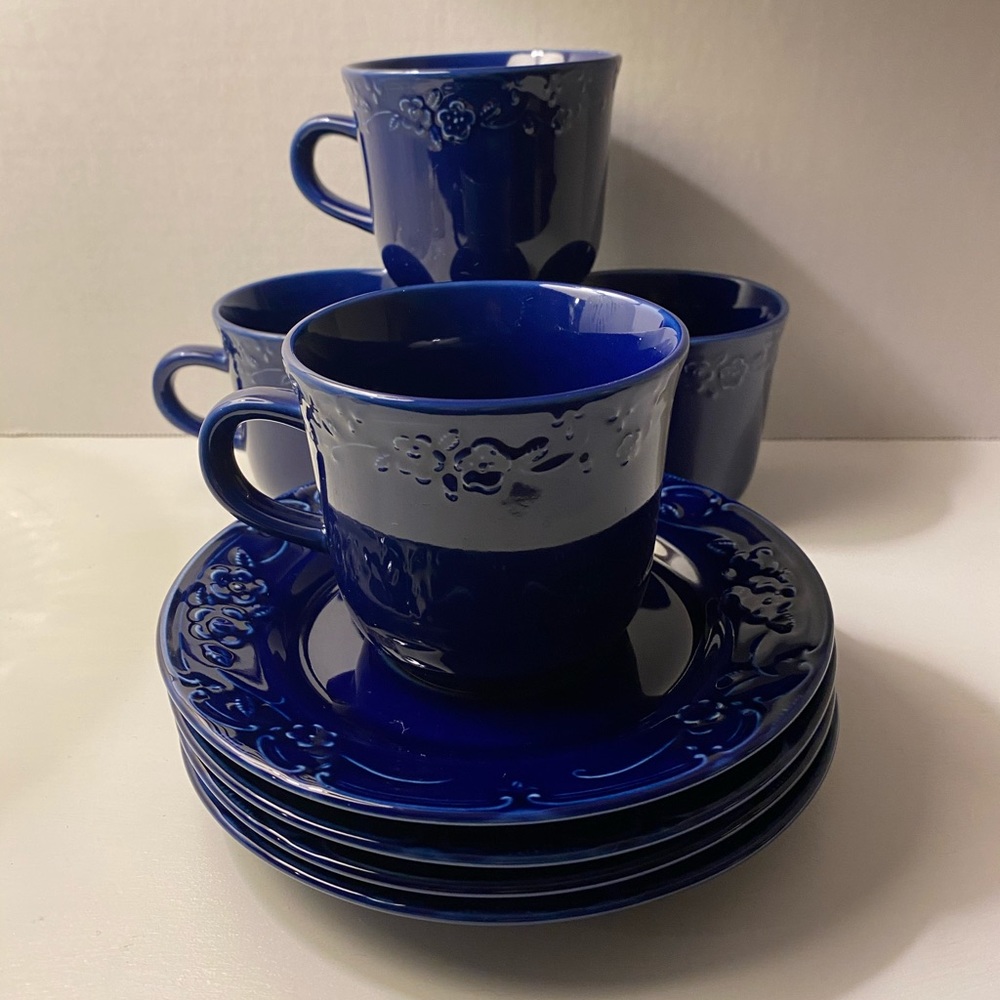 Angelica Blue by WBACH - 4 Sets Cups & Saucers